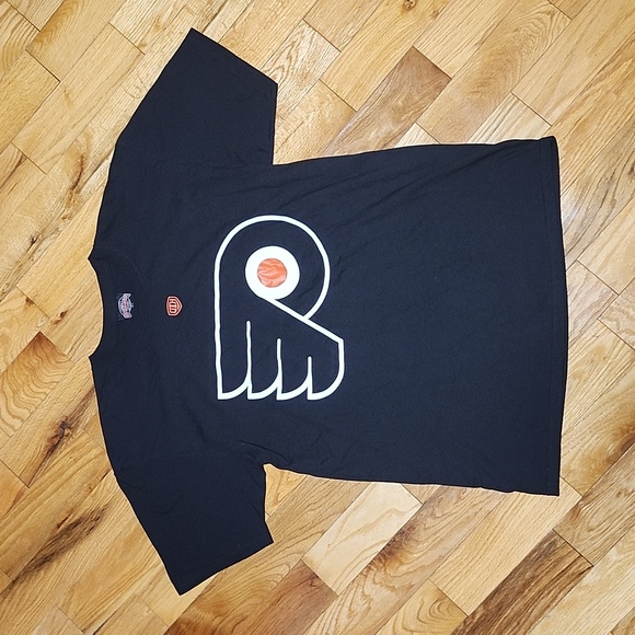 Old Time Hockey Flyers Tshirt - Picture 1 of 8